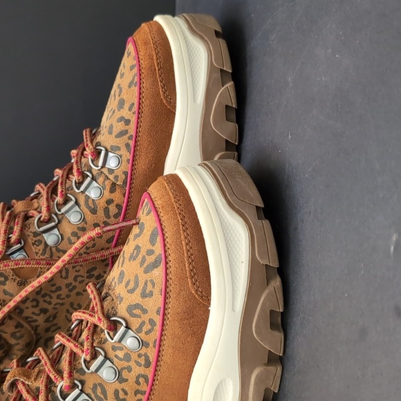 Skechers Pink rose, Women's Leopard Print Lace-up Boots,Size 6.5. - Picture 4 of 13